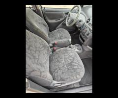 Toyota Yaris 1.0i 16V cat 5 porte neopatentati - 20
