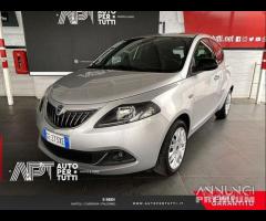 Lancia Ypsilon III 2015 Benzina 1.0 hybrid Go