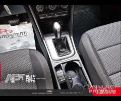 Volkswagen Touran III 2015 Diesel 2.0 tdi Bus - 24