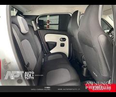 Renault Twingo 2015 Benzina 1.0 sce Zen (live - 13