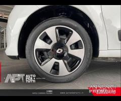 Renault Twingo 2015 Benzina 1.0 sce Zen (live - 17