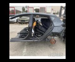 Disponibile assale posteriore Ford Fiesta 2018.