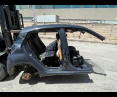 Disponibile assale posteriore hyundai i10 2021.