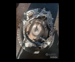 cambio automatico Peugeot 3008 1.5 YH01