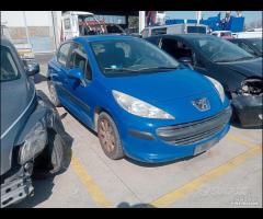 Peugeot 207 2007 demolito per ricambi