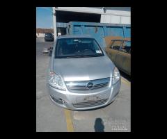 Opel zaffira b 2007 demolita per ricambi