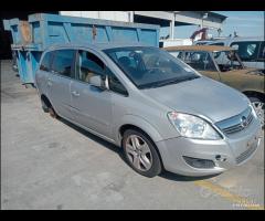 Opel zaffira b 2007 demolita per ricambi