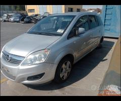 Opel zaffira b 2007 demolita per ricambi