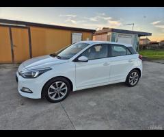 Hyundai i20 1.1 CRDi 12V 5 porte neopatentati - 6