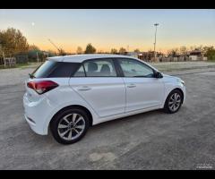 Hyundai i20 1.1 CRDi 12V 5 porte neopatentati - 7