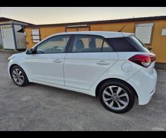 Hyundai i20 1.1 CRDi 12V 5 porte neopatentati - 11