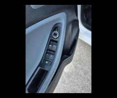 Hyundai i20 1.1 CRDi 12V 5 porte neopatentati - 14