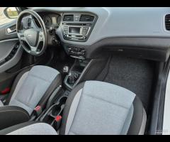 Hyundai i20 1.1 CRDi 12V 5 porte neopatentati - 23