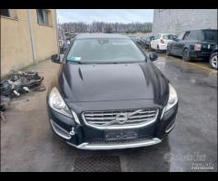 volvo v60 2.0td 2014 demolita per ricambi