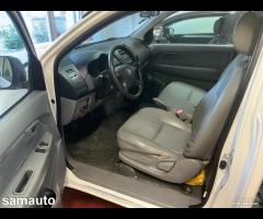 Toyota Hilux 2.4 D-4D Chissas & Cab Comfort 2010 - 8