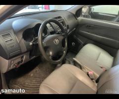 Toyota Hilux 2.4 D-4D Chissas & Cab Comfort 2010 - 9