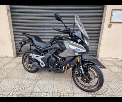 CFMOTO 700 MT ABS TFT LED -- Motor's Passion -