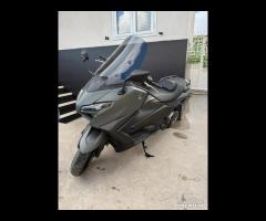 Yamaha T max 560 2025 - 3
