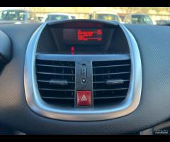 Peugeot 207 1.6 8V HDi 112CV CC Allure Cabrio - 11