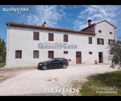 Casale con pozzo a jesi