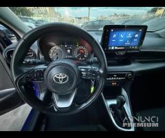 Toyota Yaris Hybrid 5 porte Lounge - 8