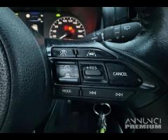 Toyota Yaris Hybrid 5 porte Lounge - 10