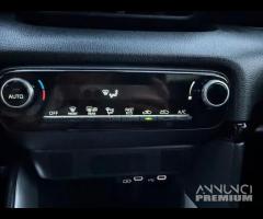 Toyota Yaris Hybrid 5 porte Lounge - 13