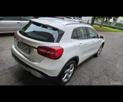 Mercedes-benz CLA 200d Automatic Premium - 25