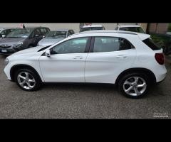 Mercedes-benz CLA 200d Automatic Premium - 29