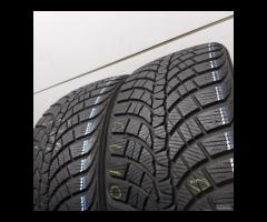 2 GOMME 235 40 19 KUMHO A61472