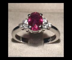 ANELLO ORO BIANCO 18kt. CON DIAMANTI E RUBINO