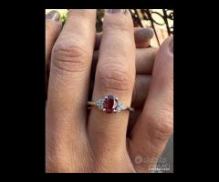 ANELLO ORO BIANCO 18kt. CON DIAMANTI E RUBINO - 9