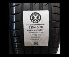2 GOMME 235 45 19 KUMHO A61503