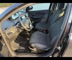 Lancia Ypsilon 1.0 FireFly 5 porte Hybrid Gold