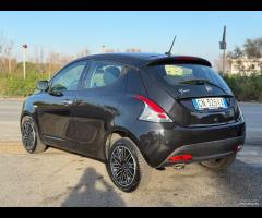 Lancia Ypsilon 1.0 FireFly 5 porte Hybrid Gold - 9