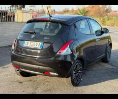 Lancia Ypsilon 1.0 FireFly 5 porte Hybrid Gold - 10