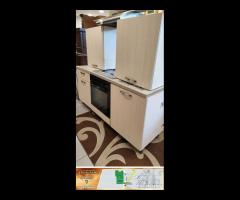 Codice: 8237 CUCINA COMPONIBILE STILE MODERNO COM