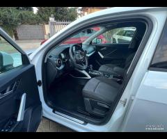 Audi Q2 TDI Stronic Identity Black - 8