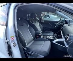 Audi Q2 TDI Stronic Identity Black - 11