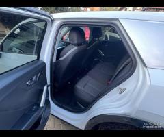 Audi Q2 TDI Stronic Identity Black - 13