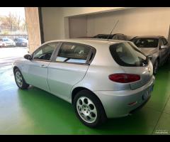 Alfa Romeo 147 1.9 JTD (120) 5 porte Moving - 8