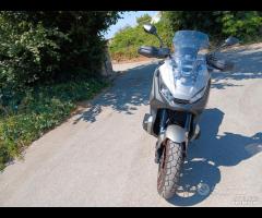 Honda X-ADV 750 anno 2019 . 18 mila km - 10
