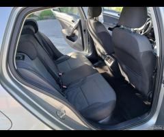 Volkswagen Golf 1.6 TDI 5p. Highline BlueMotion - 9