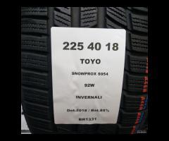 2 GOMME 225 40 18 TOYO BR1331