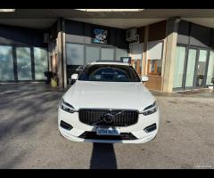 Volvo XC60 D5 AWD Geartronic Kinetic - 12