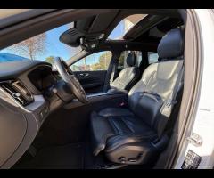 Volvo XC60 D5 AWD Geartronic Kinetic - 13