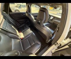 Volvo XC60 D5 AWD Geartronic Kinetic - 23