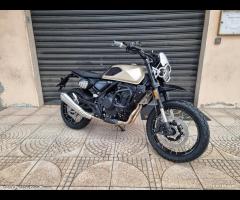 Brixton Crossfire 500 XC E5 Gold KM0 -