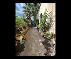 Casa semindipendente con cortile e garage a Giarre