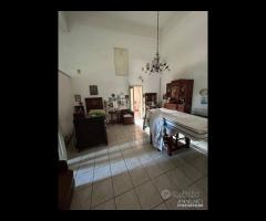 Casa semindipendente con cortile e garage a Giarre